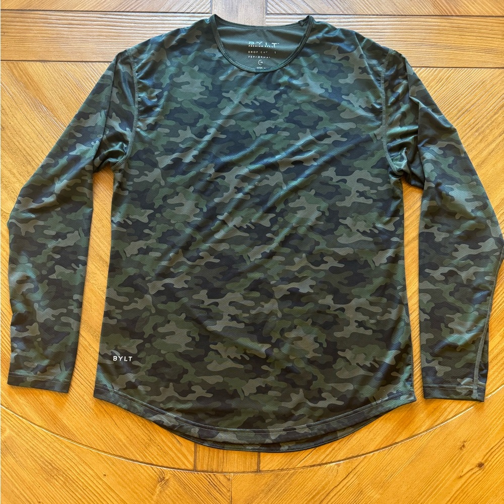 Men's BYLT Performance Drop Cut Camouflage Long Sleeve Shirt Medium